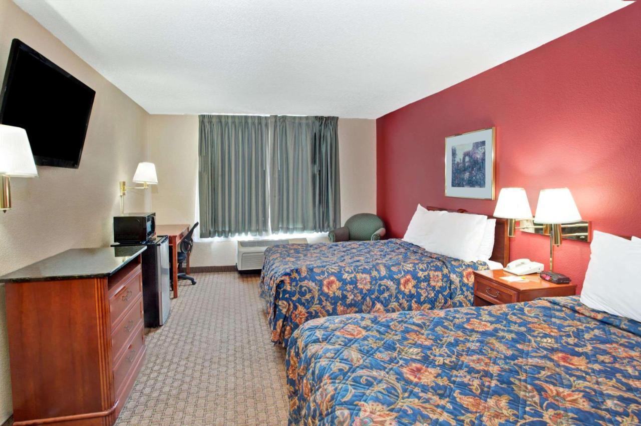 Days Inn By Wyndham Marietta-Atlanta-Delk Road Bagian luar foto