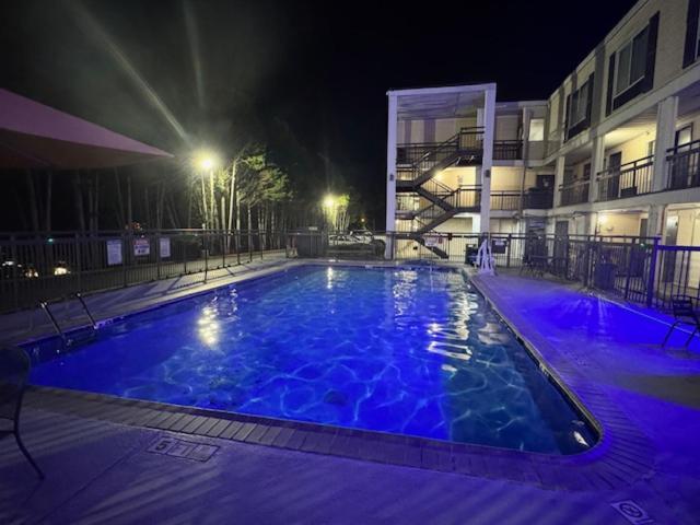 Days Inn By Wyndham Marietta-Atlanta-Delk Road Bagian luar foto